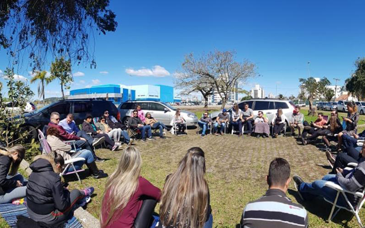 Congregación celebra servicios semanales al aire libre para involucrar a la  comunidad - Iglesia Adventista del Séptimo Día - División Interamericana