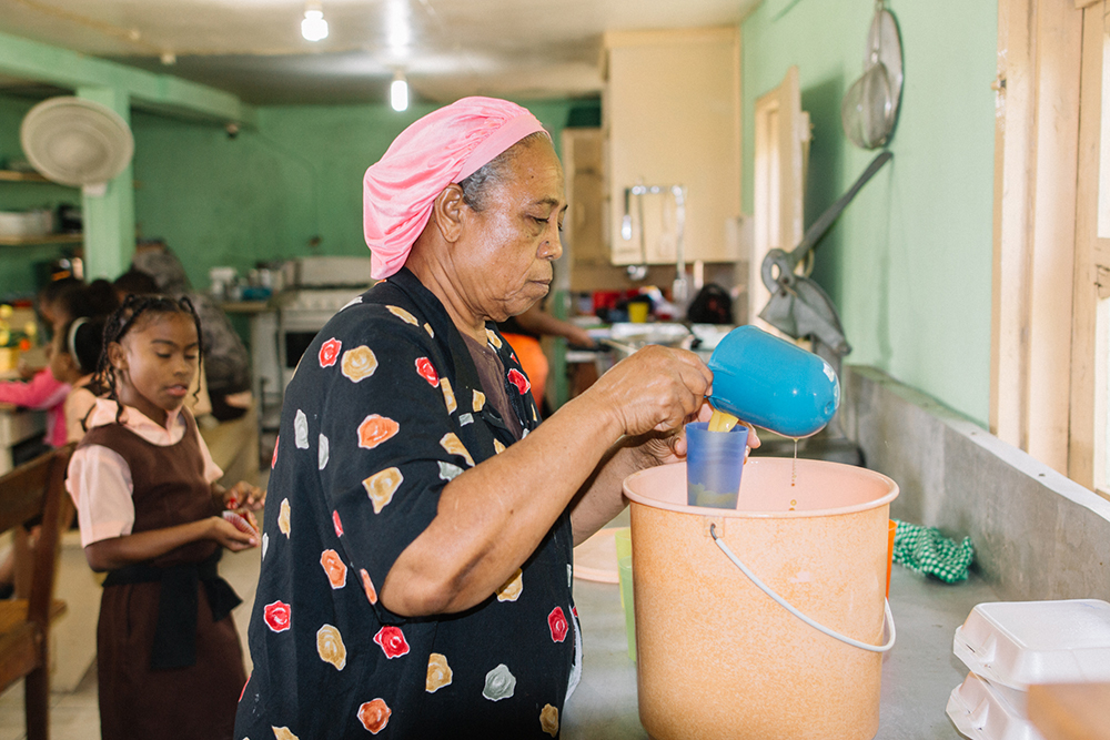 Adventistas en Belice operan comedor de beneficencia para niños