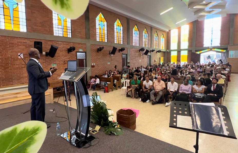 Miles se unen a la Iglesia Adventista en Interamérica en el cierre de las  celebraciones del centenario - Iglesia Adventista del Séptimo Día -  División Interamericana