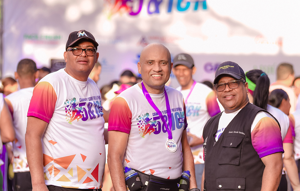 L–R: Pastors Cristian Beras, Health Ministries director of the Central Dominican Conference; Teofilo Silvestre, president of the Dominican Union; and Gerardo Bautista, president of the Central Dominican Conference. [Photo: Central Dominican Conference]